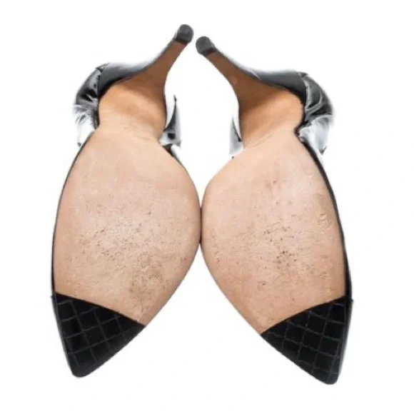 Classic Chanel Pumps! - Picture 3 of 6